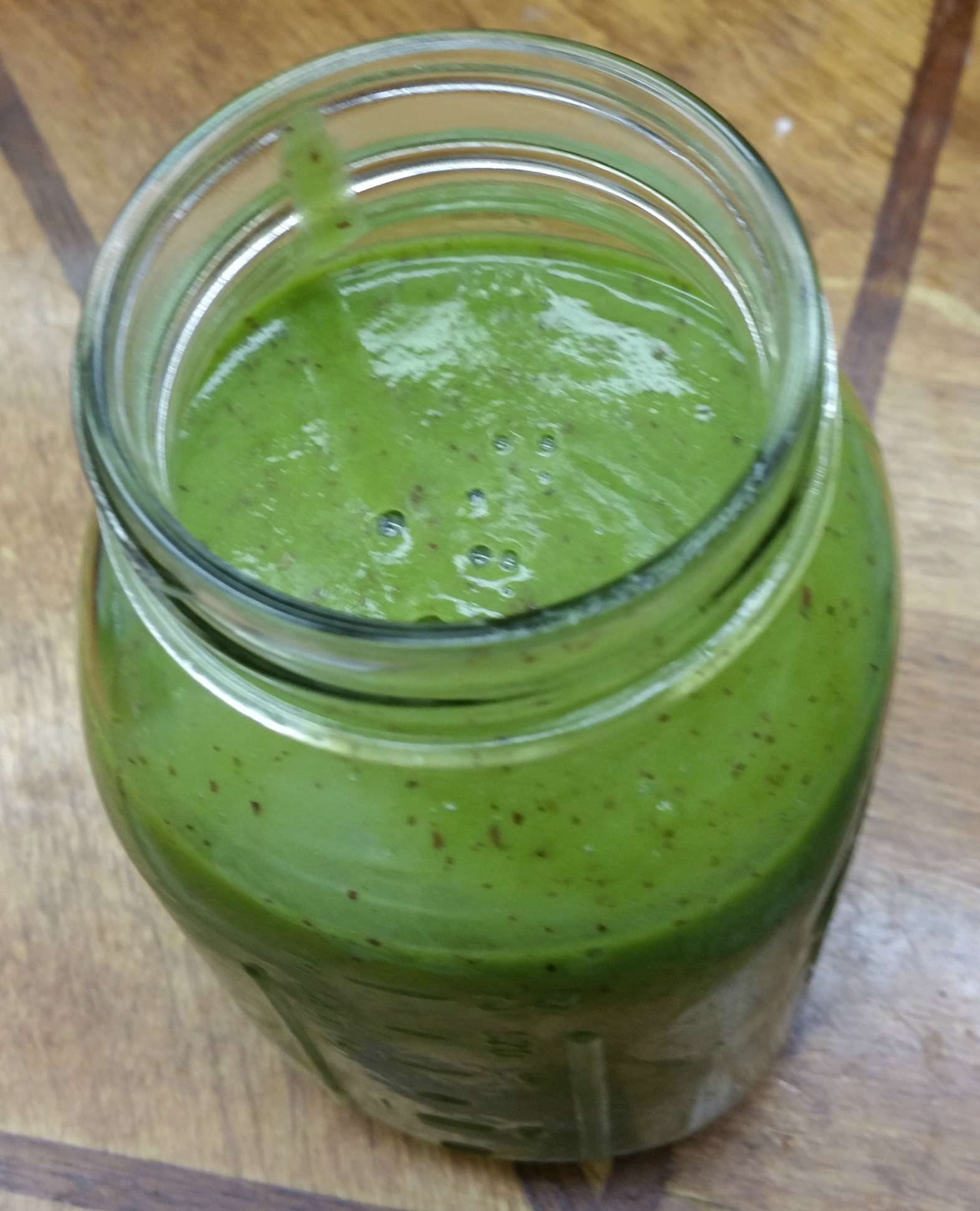 Delicious grape smoothie recipe - green smoothie with spinach